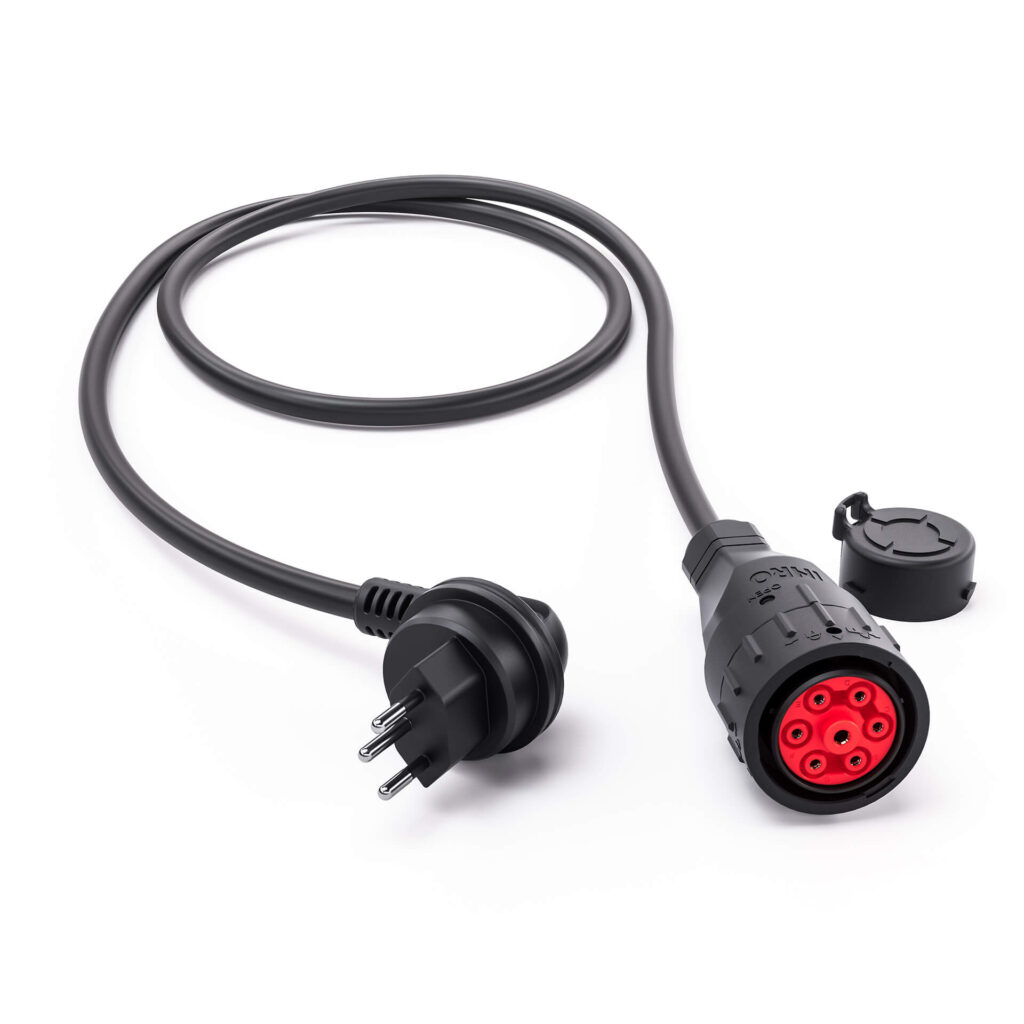 Ein Adapter zum Laden von E-Autos